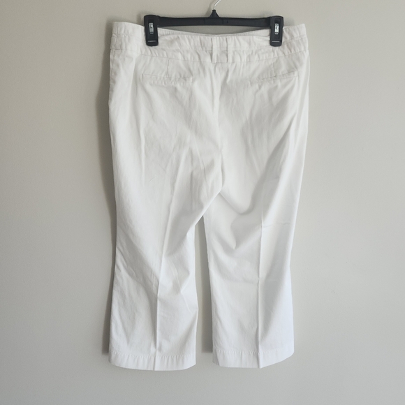 Larry Levine Ladies Crop Capris - Picture 2 of 3
